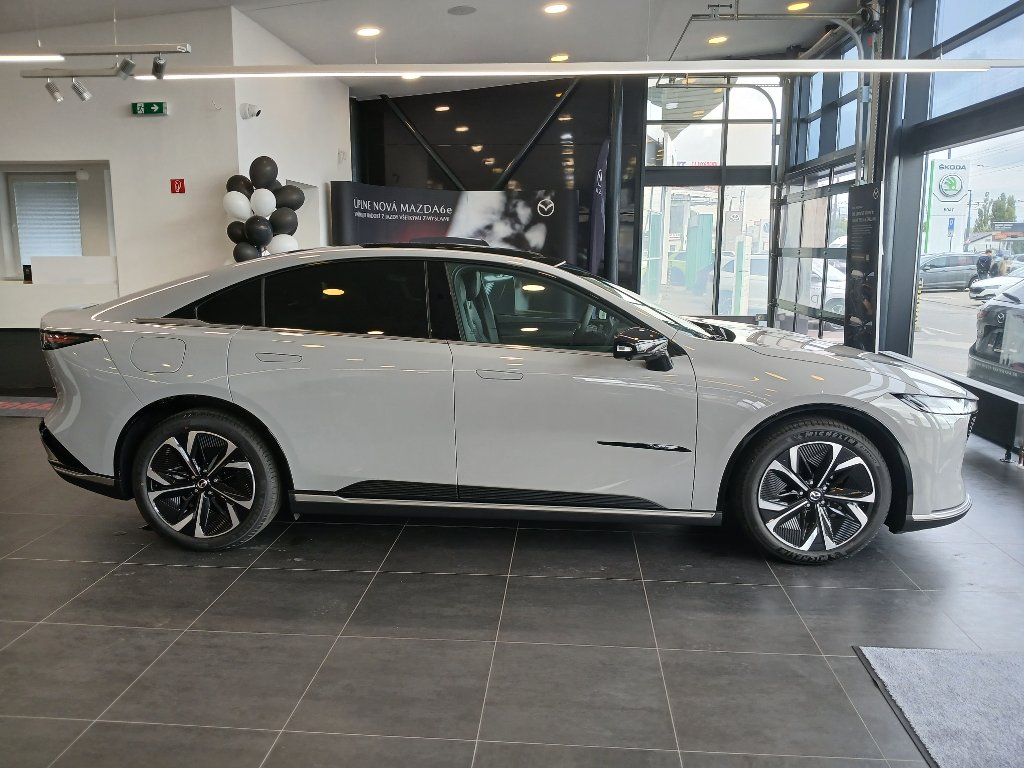 Mazda 6e