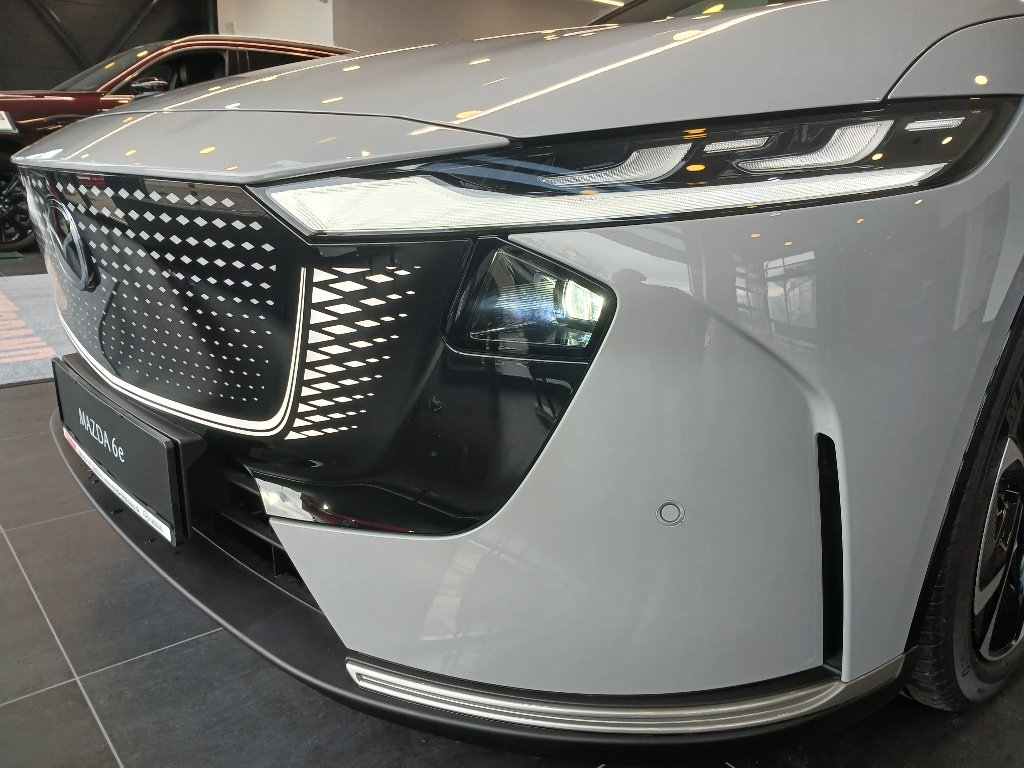 Mazda 6e